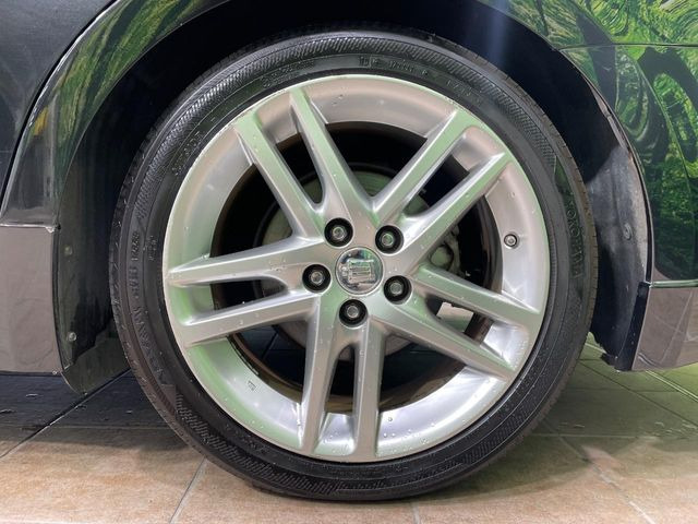 �y����18�C���`�A���~�z�C�[���z�O�ςɃ}�b�`���������A���~�z�C�[���𑕒����Ă���܂��B�e��ЊO�A���~�z�C�[����A�X�^�b�h���X�^�C�����戵�����Ă���܂��B���񂲑��k����������