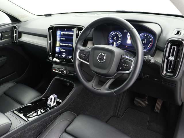 XC40B4 AWD インスクリプション 4WD