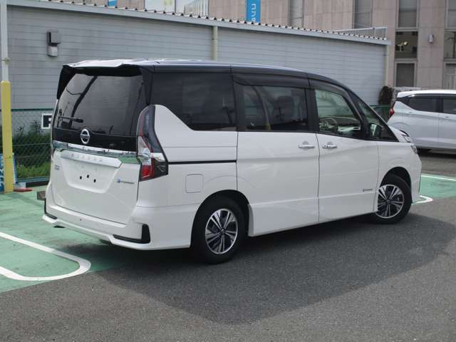 セレナ1.2 e-POWER ハイウェイスターV