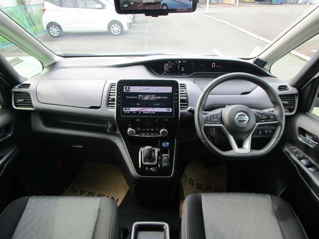 セレナ1.2 e-POWER ハイウェイスターV
