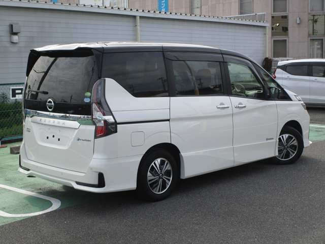 セレナ1.2 e-POWER ハイウェイスターV