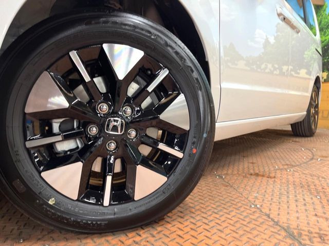 �y�����A���~�z�C�[���z�O�ςɃ}�b�`���������A���~�z�C�[���𑕒����Ă���܂��B�e��ЊO�A���~�z�C�[����A�X�^�b�h���X�^�C�����戵�����Ă���܂��B���񂲑��k����������