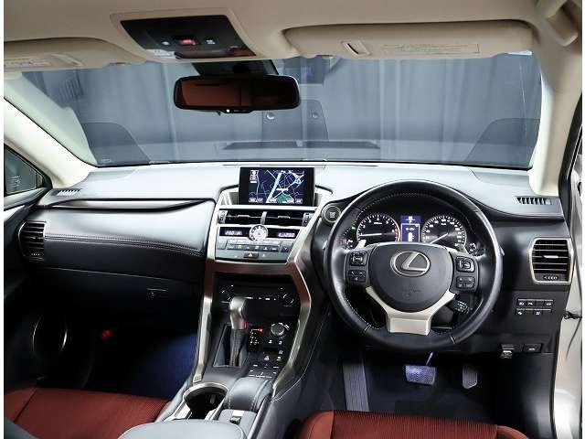 NX200t