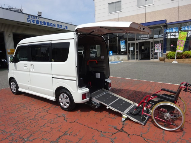 エブリイワゴンウィズ 車いす移動車 左右分割式リアシート付