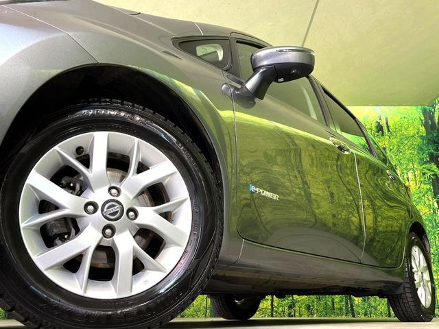 �y15�C���`�A���~�z�C�[���z�O�ςɃ}�b�`�����A���~�z�C�[���𑕒����Ă���܂��B�e��A���~�z�C�[����A�X�^�b�h���X�^�C�����戵�����Ă���܂��B���񂲑��k����������