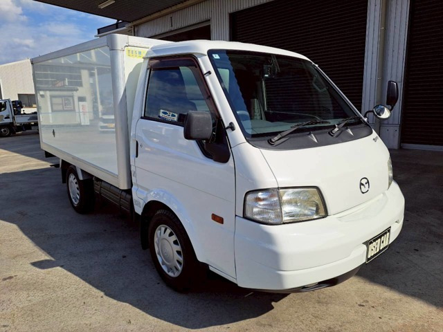 ボンゴトラック冷蔵冷凍車