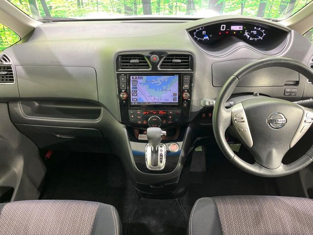 セレナ2.0 ハイウェイスター Vセレクション+Safety II S-HYBRID