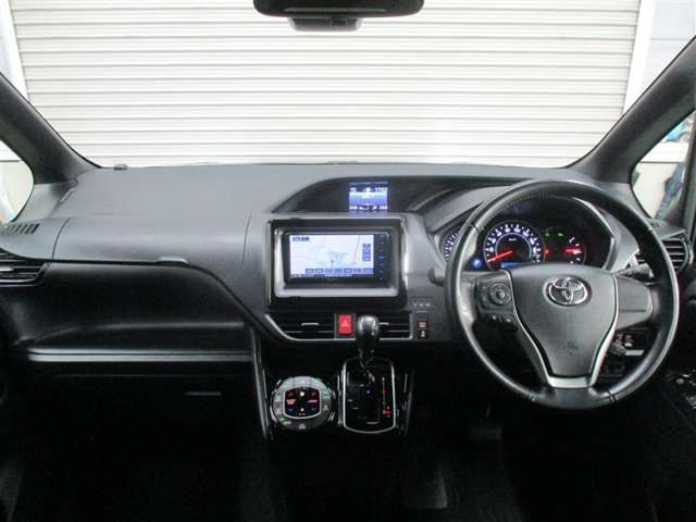 ヴォクシー2.0 ZS 4WD