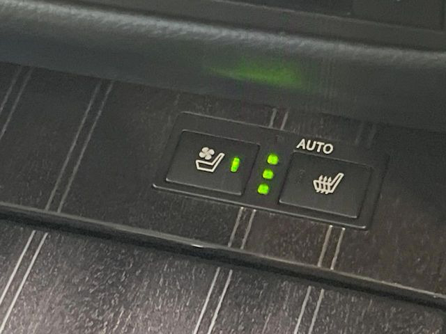 【シートベンチレーション】夏場は涼しい風でお尻や背中の熱やムレを防ぎ、冬はエアコンよりも早く温まってポカポカに!季節を問わず快適に過ごせます。