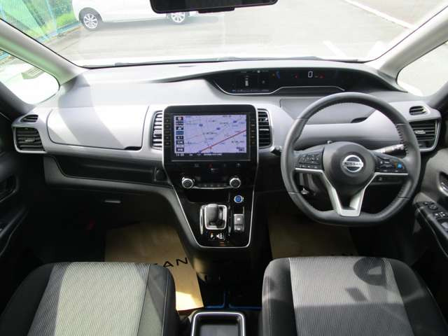 セレナ1.2 e-POWER ハイウェイスターV