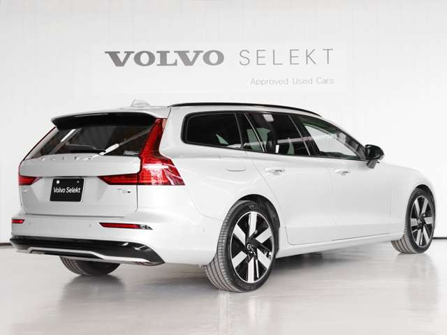 V60ウルトラ T6  AWD プラグインハイブリッド 4WD