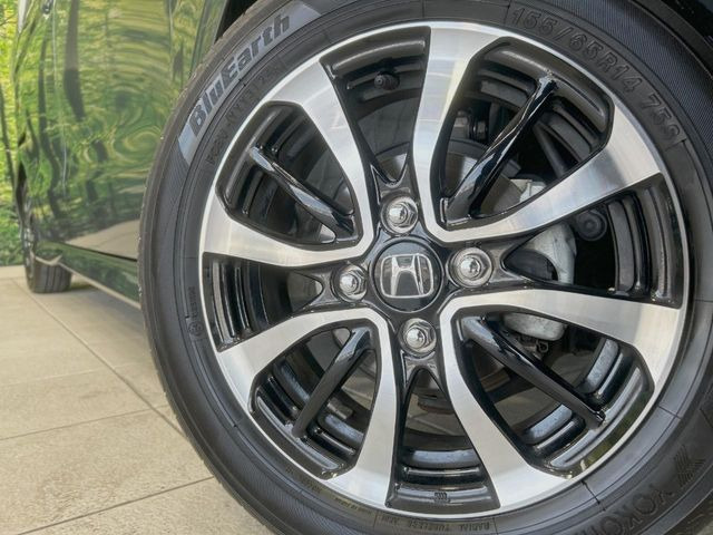 �y����14�C���`�A���~�z�C�[���z�O�ςɃ}�b�`���������A���~�z�C�[���𑕒����Ă���܂��B�e��ЊO�A���~�z�C�[����A�X�^�b�h���X�^�C�����戵�����Ă���܂��B���񂲑��k����������