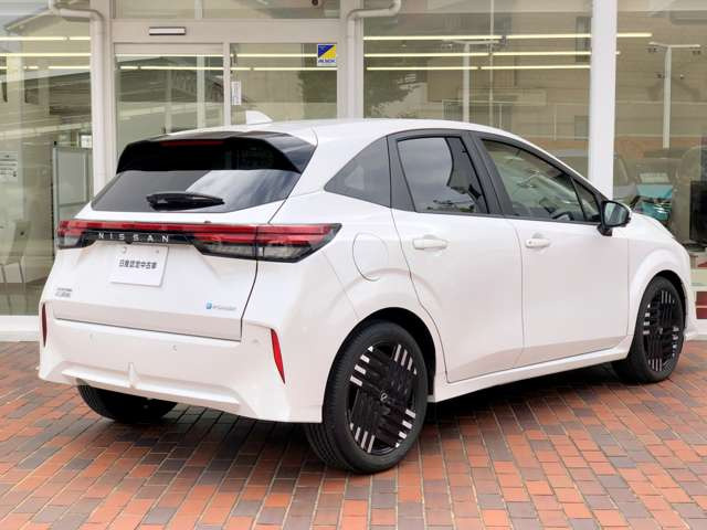 ノートオーラ1.2 G レザーエディション