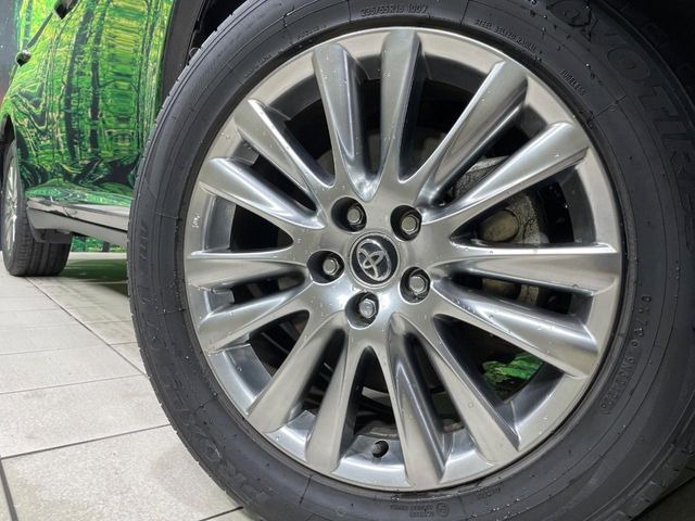 �y����18�C���`�A���~�z�C�[���z�O�ςɃ}�b�`���������A���~�z�C�[���𑕒����Ă���܂��B�e��ЊO�A���~�z�C�[����A�X�^�b�h���X�^�C�����戵�����Ă���܂��B���񂲑��k����������