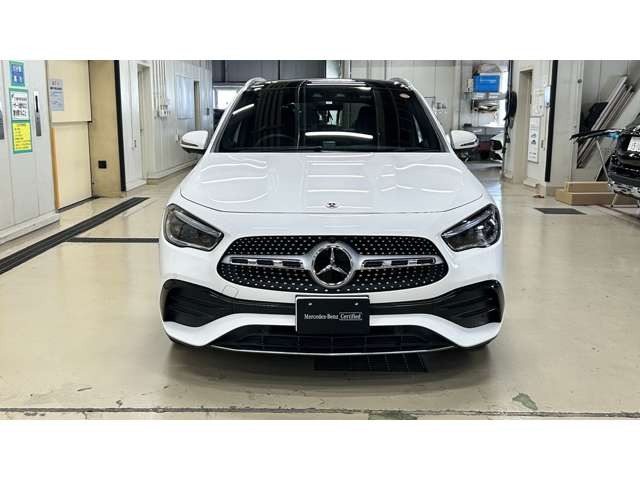 GLAクラスGLA200d 4マチック AMGラインパッケージ 4WD