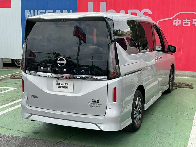 セレナ1.4 e-4ORCE ハイウェイスターV 4WD