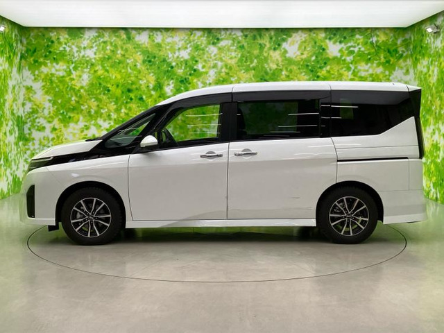 セレナ1.4 e-POWER ハイウェイスターV