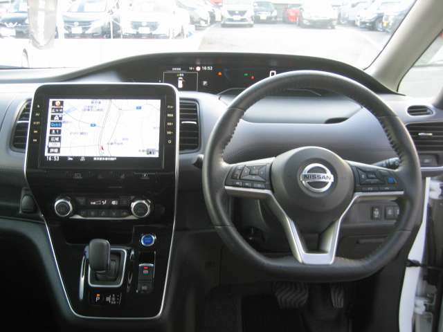 セレナ1.2 e-POWER ハイウェイスターV