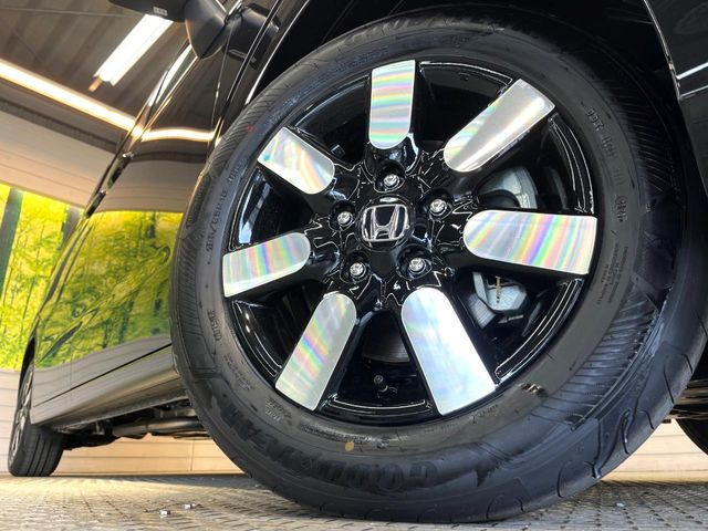 �y����15�C���`�A���~�z�C�[���z�O�ςɃ}�b�`���������A���~�z�C�[���𑕒����Ă���܂��B�e��ЊO�A���~�z�C�[����A�X�^�b�h���X�^�C�����戵�����Ă���܂��B���񂲑��k����������