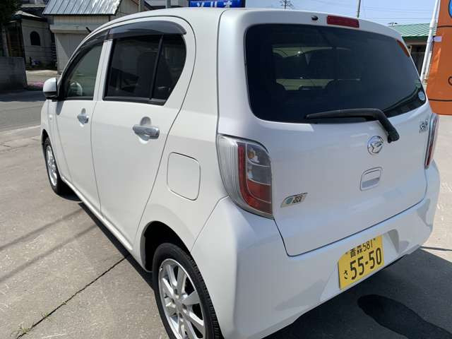 ミライースXf メモリアルエディション 4WD