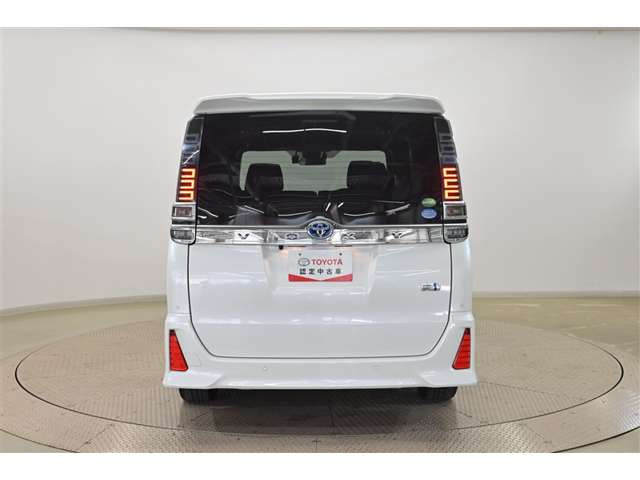 ヴォクシー1.8 ハイブリッド ZS 煌II