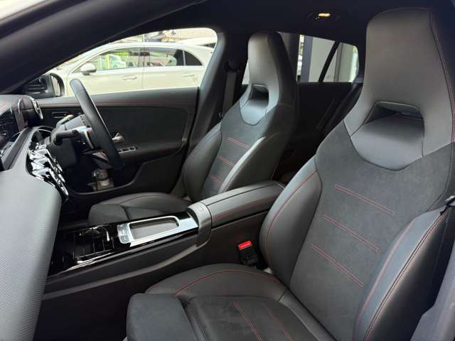 CLAシューティングブレークCLA200d AMGラインパッケージ