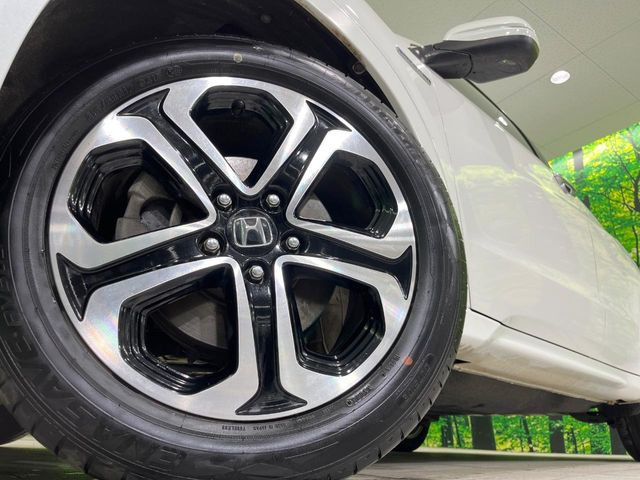 �y����17�C���`�A���~�z�C�[���z�O�ςɃ}�b�`���������A���~�z�C�[���𑕒����Ă���܂��B�e��ЊO�A���~�z�C�[����A�X�^�b�h���X�^�C�����戵�����Ă���܂��B���񂲑��k����������