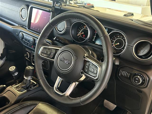 ラングラーアンリミテッド サハラ 4WD