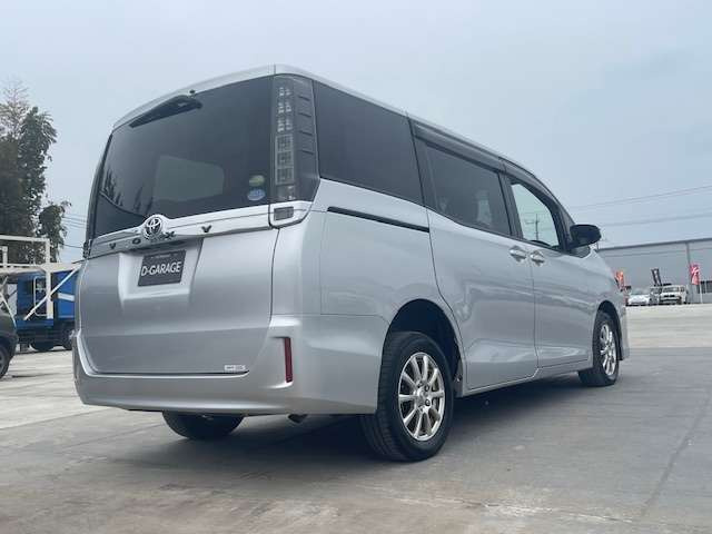 ヴォクシー2.0 X 4WD