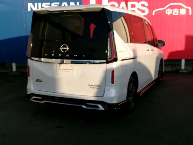 セレナ1.4 e-4ORCE ハイウェイスターV 4WD