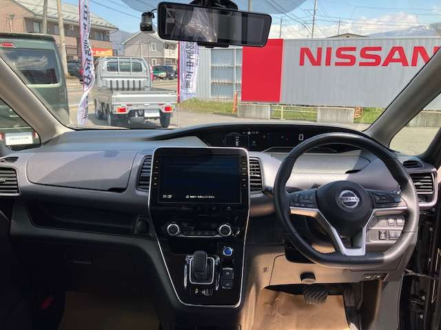 セレナ1.2 e-POWER ハイウェイスターV
