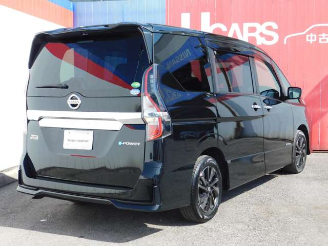 セレナ1.2 e-POWER ハイウェイスターV アーバンクロム