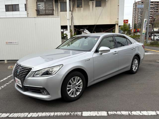 クラウンハイブリッド 2.5 ロイヤルサルーン Four 4WD