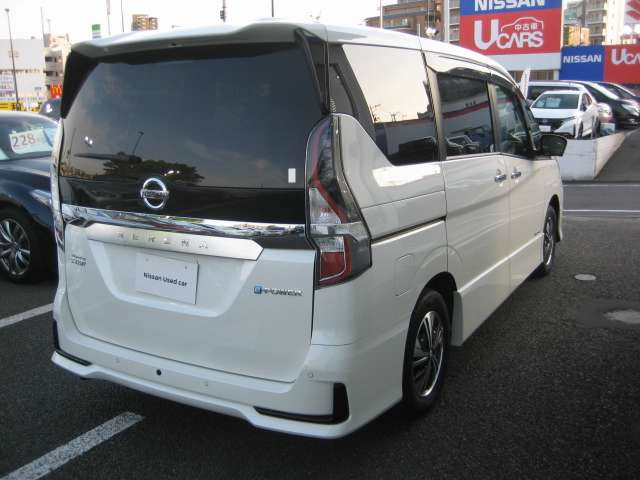 セレナ1.2 e-POWER ハイウェイスターV