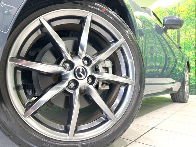 �y����17�C���`�A���~�z�C�[���z�O�ςɃ}�b�`���������A���~�z�C�[���𑕒����Ă���܂��B�e��ЊO�A���~�z�C�[����A�X�^�b�h���X�^�C�����戵�����Ă���܂��B���񂲑��k����������