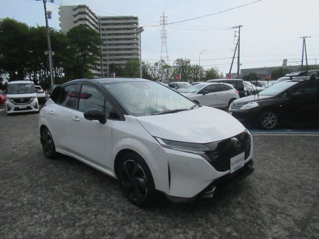 ノートオーラ1.2 G FOUR レザーエディション 4WD