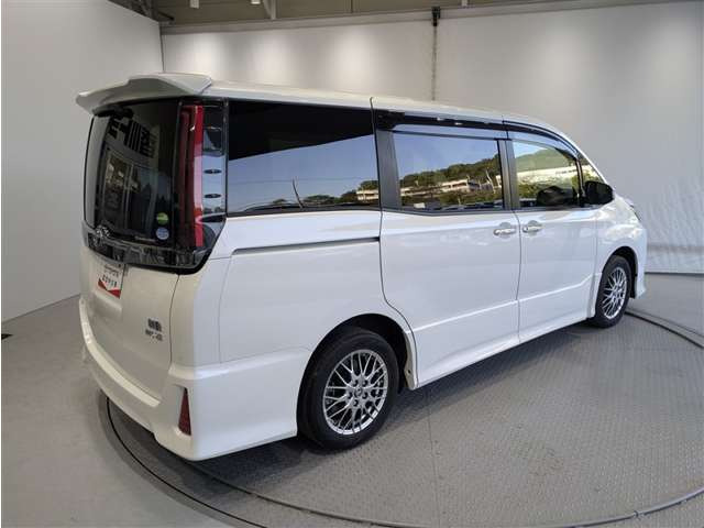 ノア1.8 ハイブリッド Si W×B II