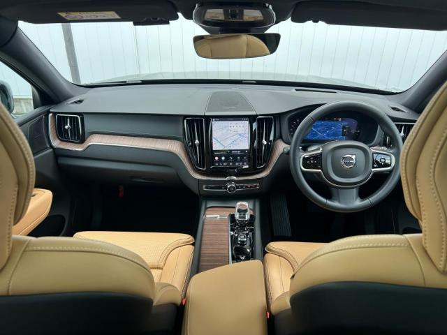 XC60リチャージ アルティメット T6 AWD PHEV 4WD