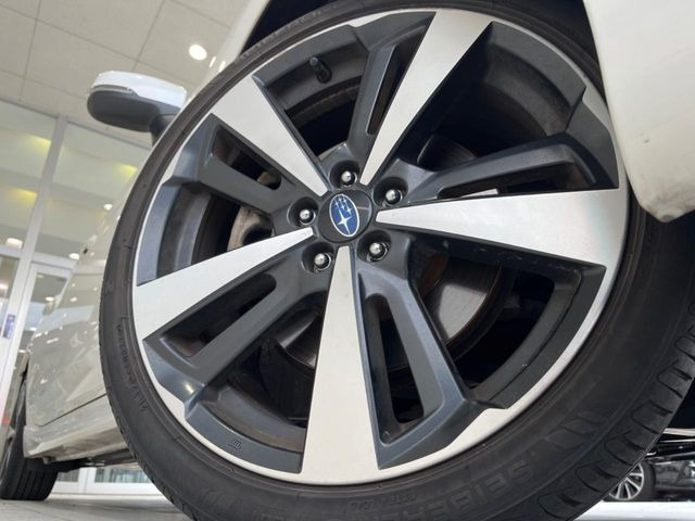 �y����18�C���`�A���~�z�C�[���z�O�ςɃ}�b�`���������A���~�z�C�[���𑕒����Ă���܂��B�e��ЊO�A���~�z�C�[����A�X�^�b�h���X�^�C�����戵�����Ă���܂��B���񂲑��k����������