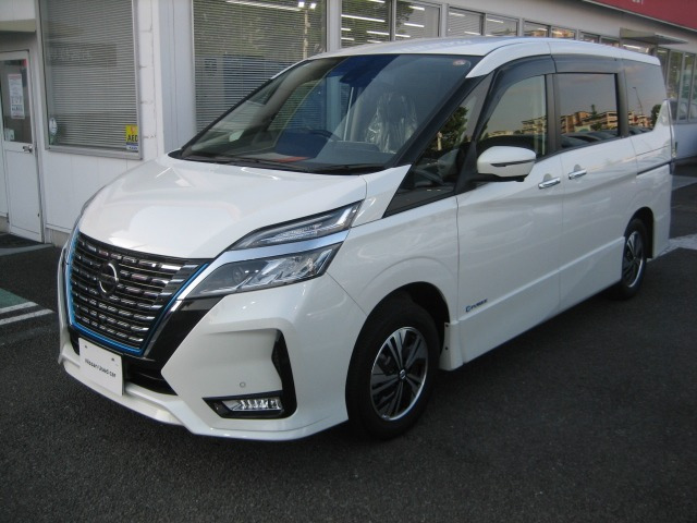 セレナ1.2 e-POWER ハイウェイスターV