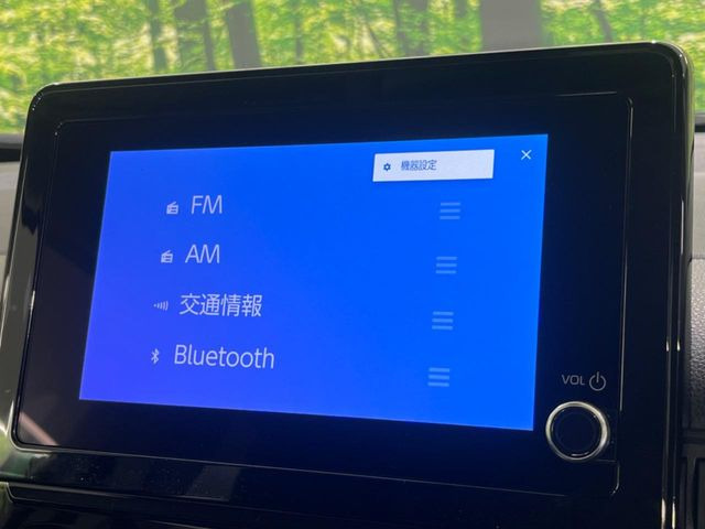 �y8�C���` �f�B�X�v���C�I�[�f�B�I�z���ʂ̃f�B�X�v���C��AppleCarPlay��AndroidAuto�����p�\�B�傫�ȉ�ʂŃX�}�z�i�r�A�v���������p���������܂���