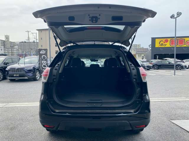 彦根インターからお車で3分とアクセス便利!近くには有名観光地の彦根城もありますので、観光と合わせてのご来店も良いですね♪活気溢れる自慢のスタッフがお客様のご来店をお待ちしております!