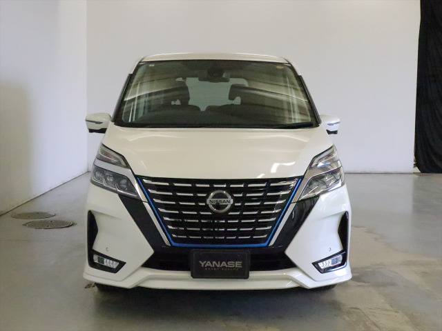 セレナ1.2 e-POWER ハイウェイスターV