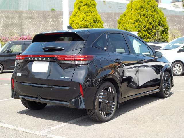 ノートオーラ1.2 G レザーエディション