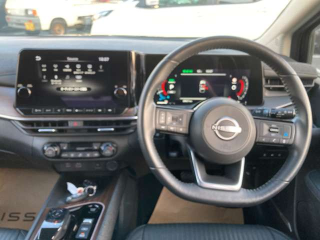 ノートオーラ1.2 G レザーエディション