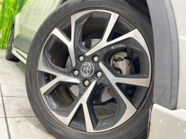 �y����18�C���`�A���~�z�C�[���z�O�ςɃ}�b�`���������A���~�z�C�[���𑕒����Ă���܂��B�e��ЊO�A���~�z�C�[����A�X�^�b�h���X�^�C�����戵�����Ă���܂��B���񂲑��k����������