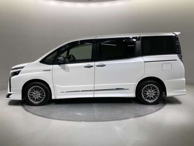 ヴォクシー1.8 ハイブリッド ZS 煌II