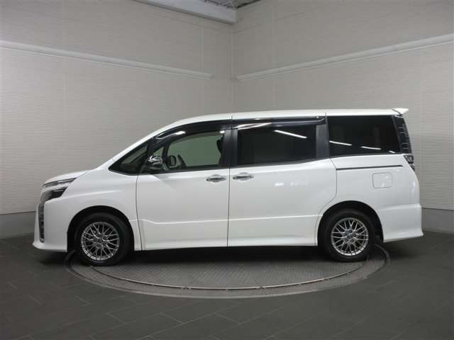 ヴォクシー1.8 ハイブリッド ZS 煌III