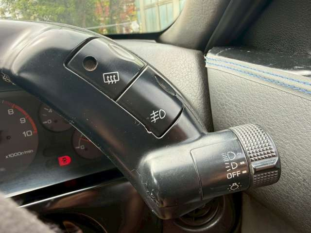 気になるお車がありましたら右の電話番号から直接お店にお問い合わせください。支払方法から車両情報、状態までなんでもご説明させて頂きます。スタッフ一同ご連絡お待ちしております。