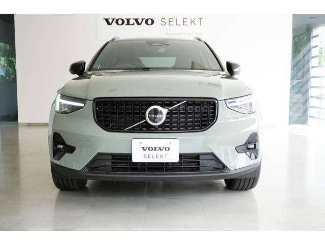 XC40ウルトラ B4 AWD ダークエディション 4WD